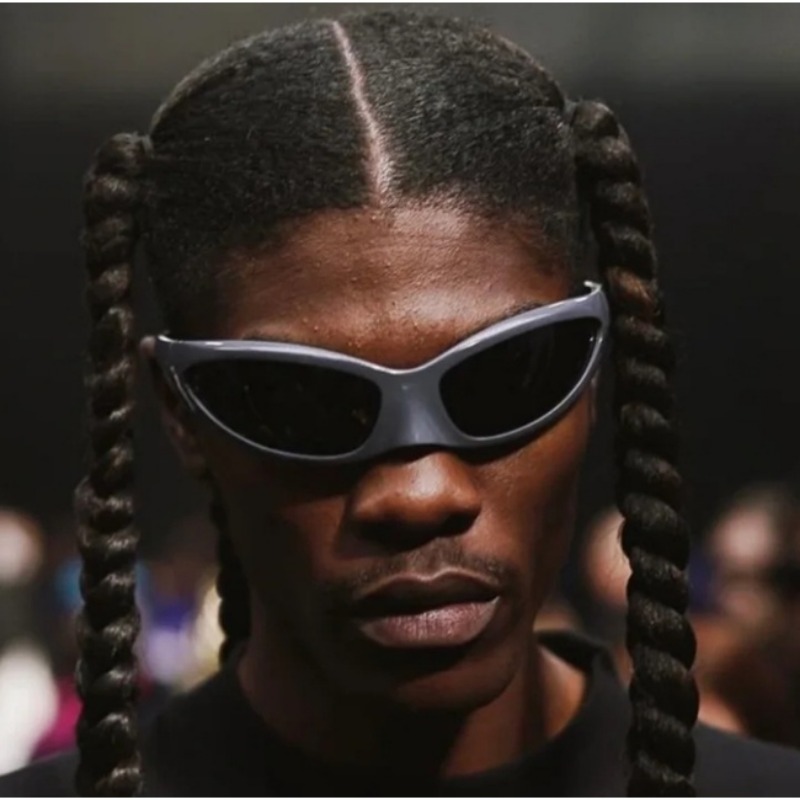 Y2K Sunglasses 2000s Retro Bat - Mens Fashion In The 2000S recensione e prezzo