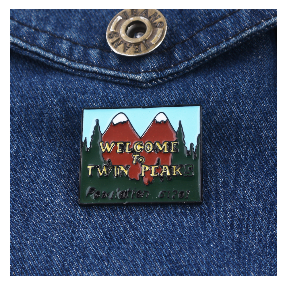 Twin Peaks Enamel Badge Brooch - Jeans Shirt Fashion For Men recensione e prezzo