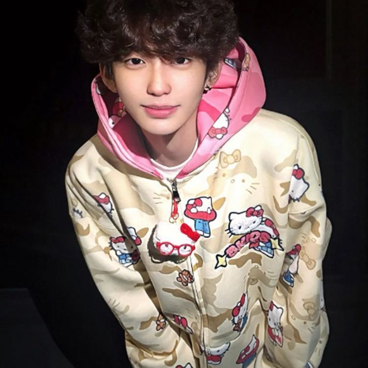 Ins New Hello Kitty Bapes Camo - Men'S Fashion Model recensione e prezzo