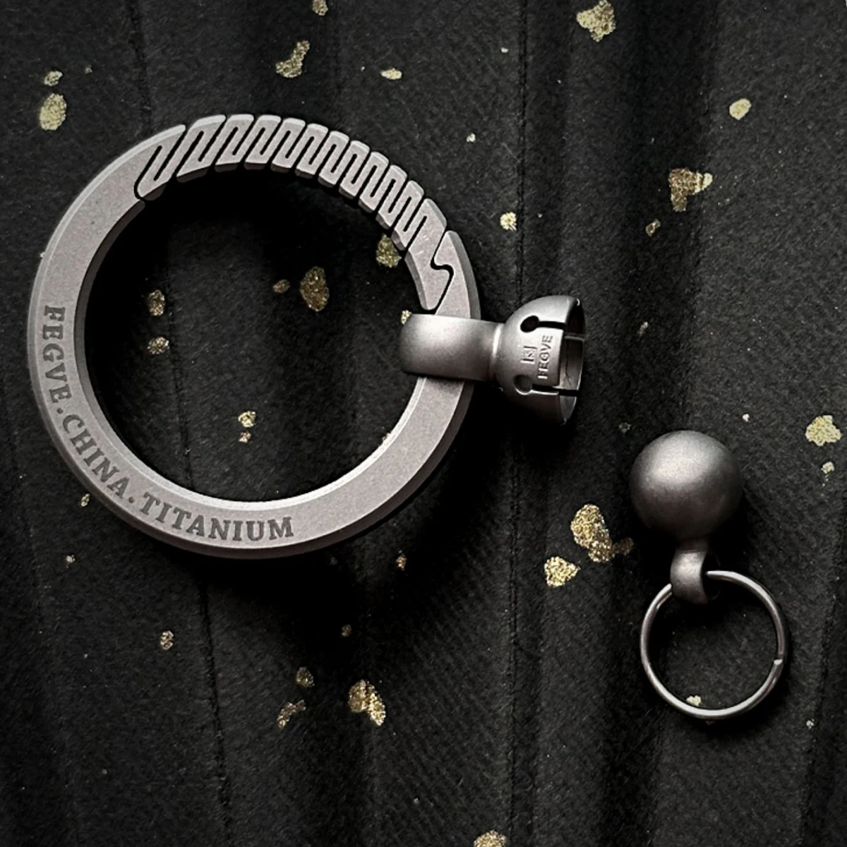 360° Titanium Key Chain Men Wo - Mens Xmas Fashion recensione e prezzo